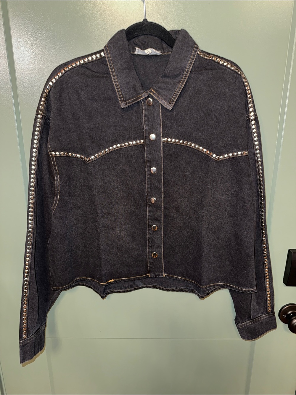NWOT WOMENS denim snap from jacket